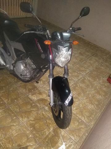 Yamaha Fazer 250 - 11/12 troco por carro - 2011