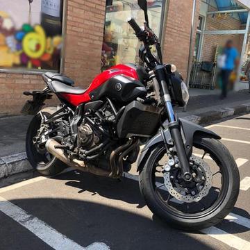 Vendo Moto Yamaha MT-07 - 2016