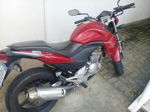 Vende se cb 300 - 2013