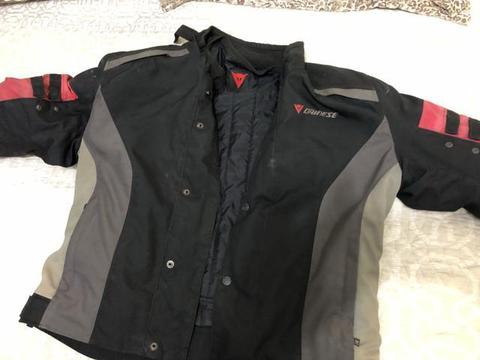 Conjunto Jaqueta e calça para moto da Dainese