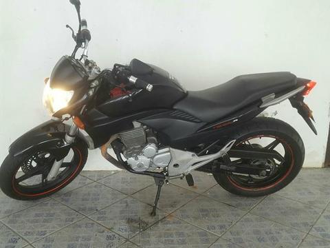 Vendo Moto CB300 - 2011