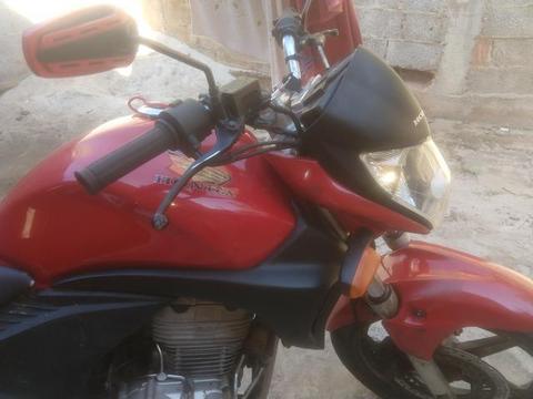 Vendo moto CB 300R - 2012