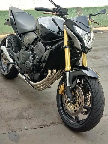 Vendo uma moto Hornet 2012 TOP - 2012