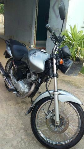 Vende-se uma moto fan 150 ano 2011 em dias. Ligar somente para este Contato *. - 2011