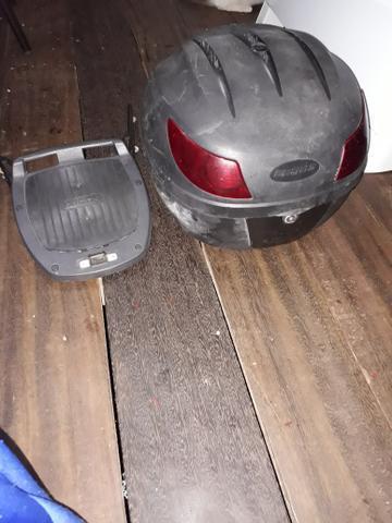 Vendo um baú de moto