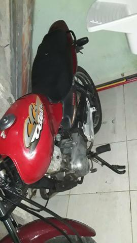 HONDA TITAN 125 KS, so pra rodar - 2002