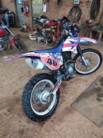 Vendo moto de trilha - 2010