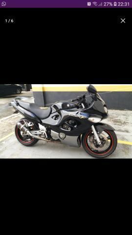 Gsx750f 2007 cor preta com 43 mil km $15.800 - 2007