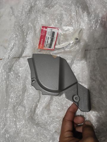 Tampa do pião da tornado mais guia de corrente