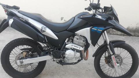 Vendo XRE 300 ANO 2015 - 2015