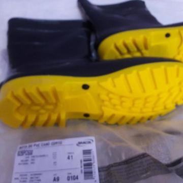 Bota Pvc Imperm Preta Sola Amarela Cano Curto Tam 40,41 e42 Bracol