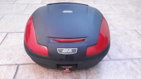 Baú givi para motos