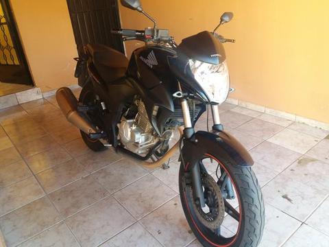 Cb 300, 2012/2012, 29 mil km - 2012