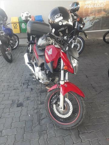 Troco cb 300 excelente estado - 2011