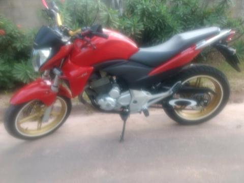 Vendo cb 300 semi nova - 2015