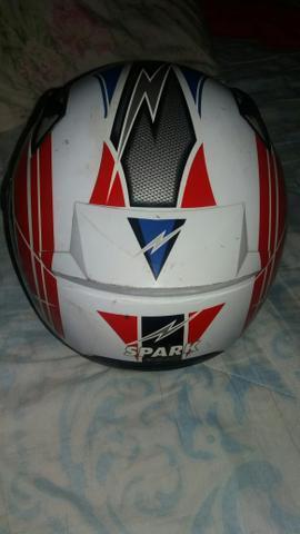 Vendo um capacete 130 reais