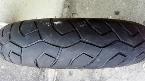 Dois pneus bons de moto trazero 180/55 dianteiro 120/70 pirelli