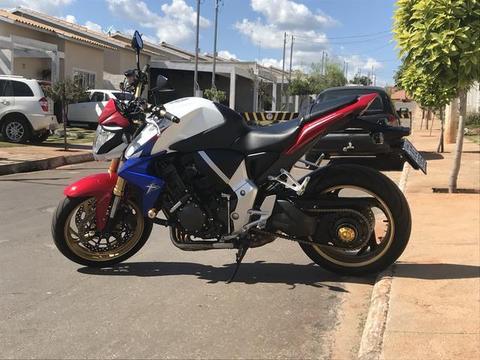 Cb 1000r pneus zeros vai com 1 capacete AGV - 2013