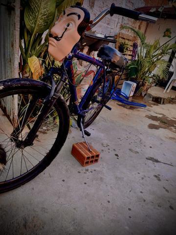 Bicicleta / bike com banco de Mobilete , freio a disco , marcha , tripé , amortecedor