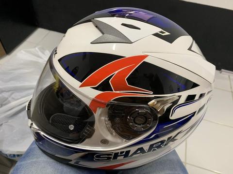 Capacete Shark + Bota + roupa para moto