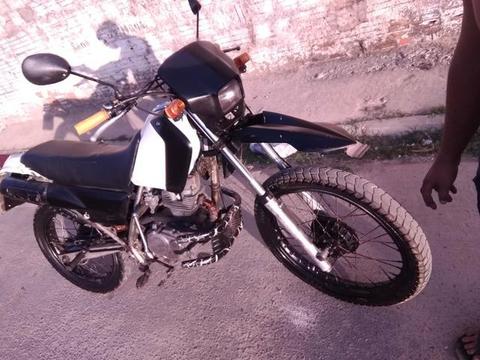 Moto muito boa pra roda.xlr com dut mais interessado chame ou ligue no WhatsApp *